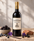 Château L’Annonciation Saint-Émilion Grand Cru 2023 rødvin med brombær, blåbær og violer