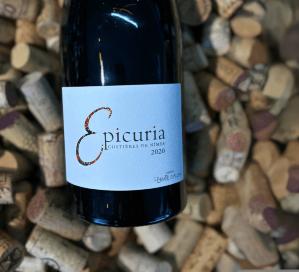 Château L'Ermite d'Auzan, Epicura Rouge 2020, 14%, 75 cl. i vinpropper nærbillede